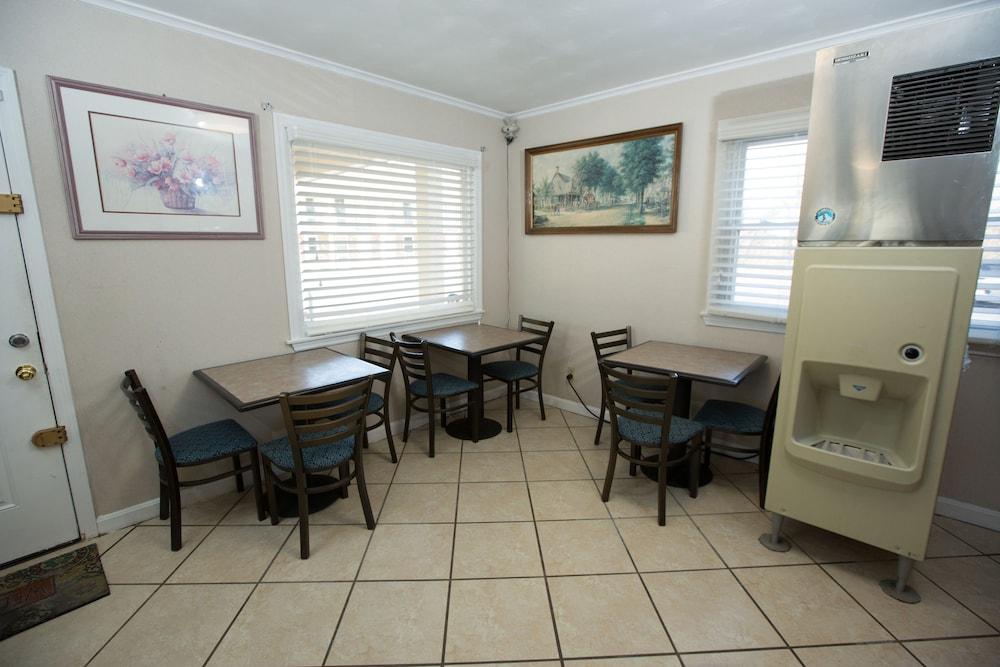 Econo Lodge Sturbridge Route 20 Bagian luar foto