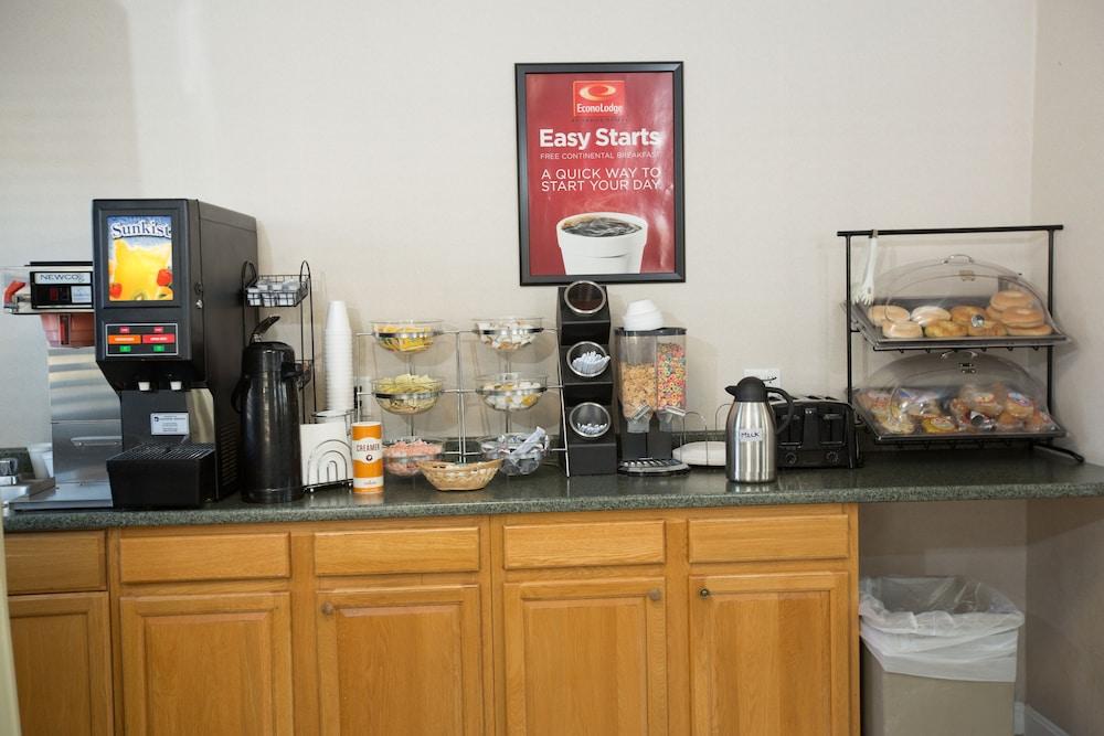 Econo Lodge Sturbridge Route 20 Bagian luar foto