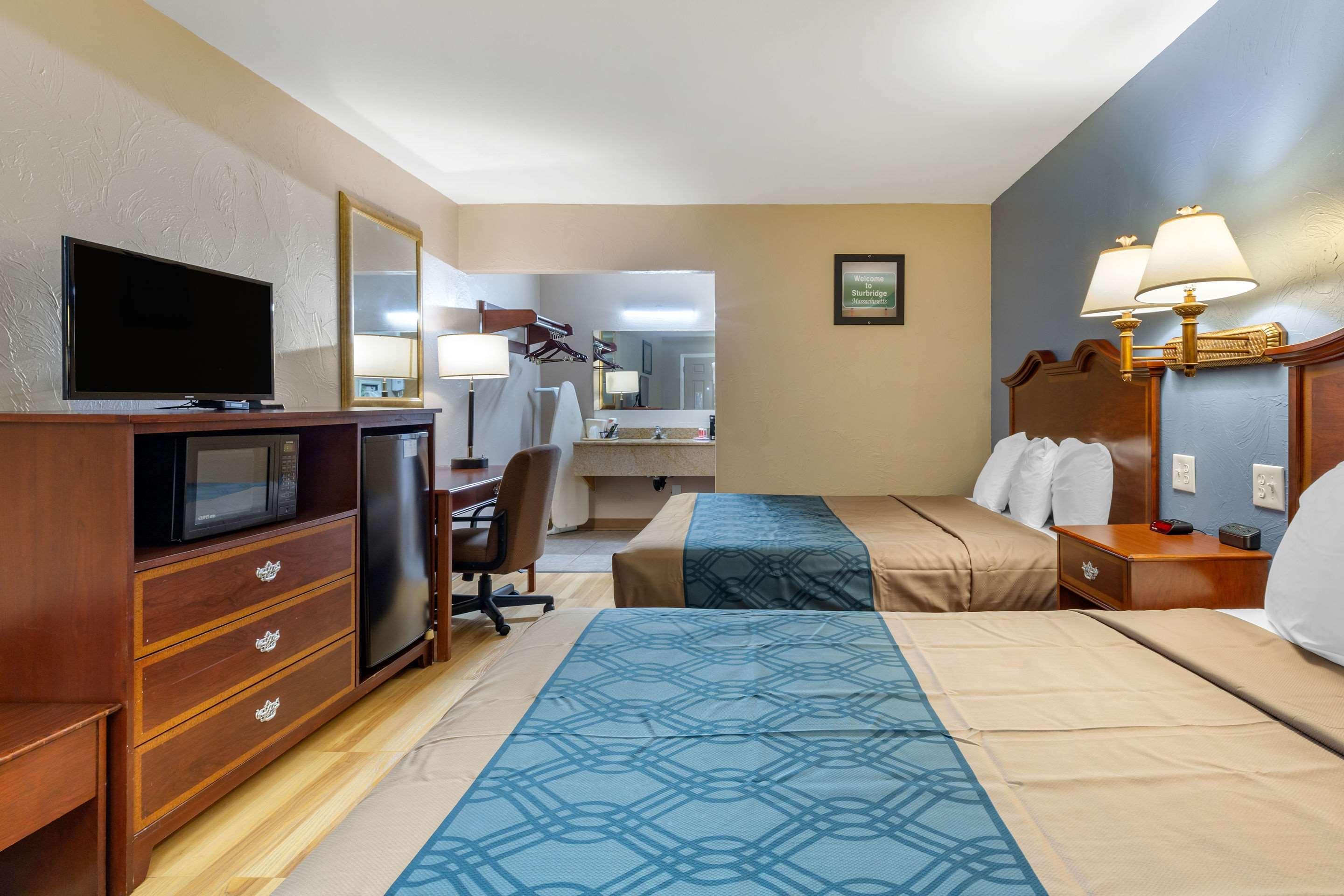 Econo Lodge Sturbridge Route 20 Bagian luar foto