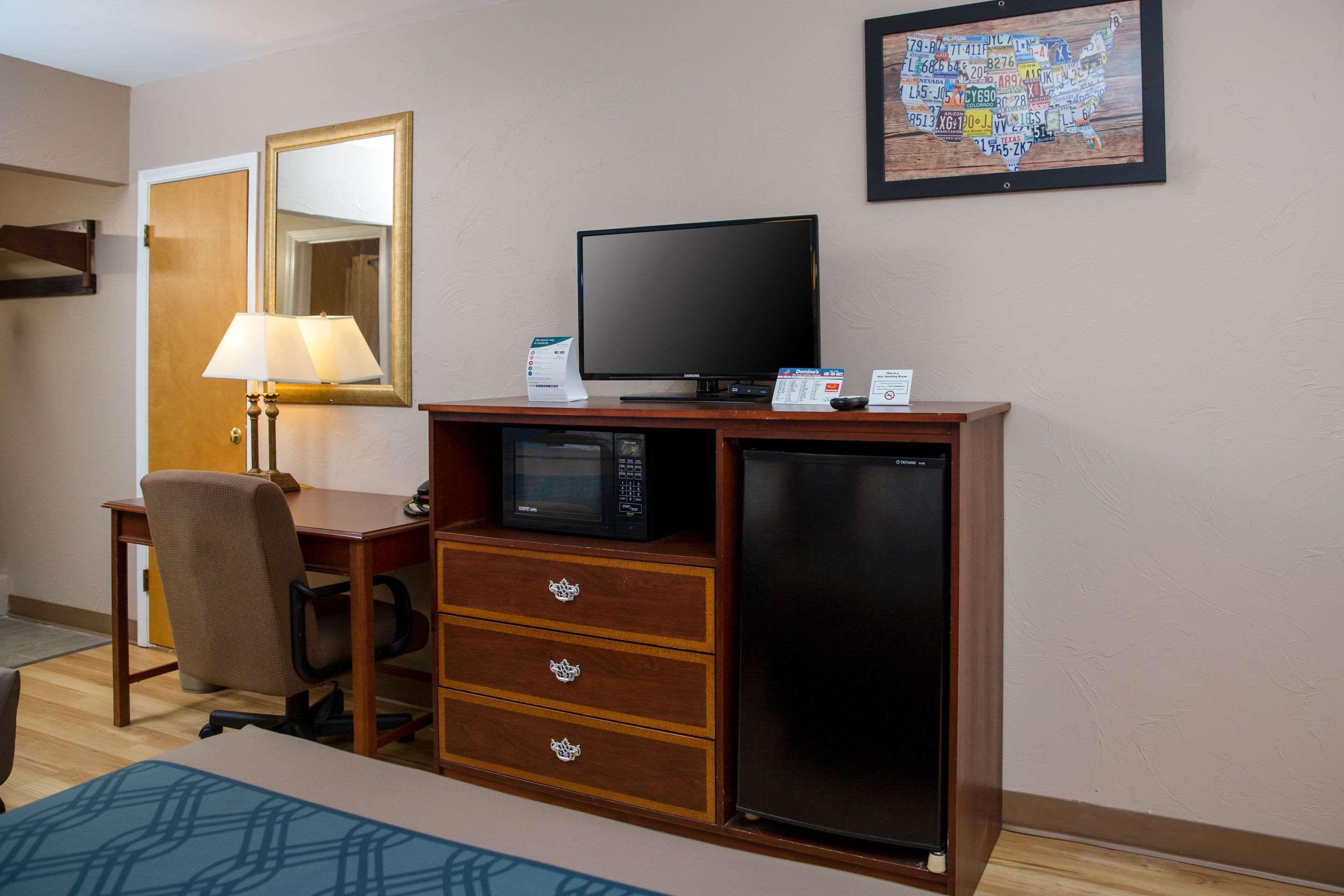 Econo Lodge Sturbridge Route 20 Bagian luar foto