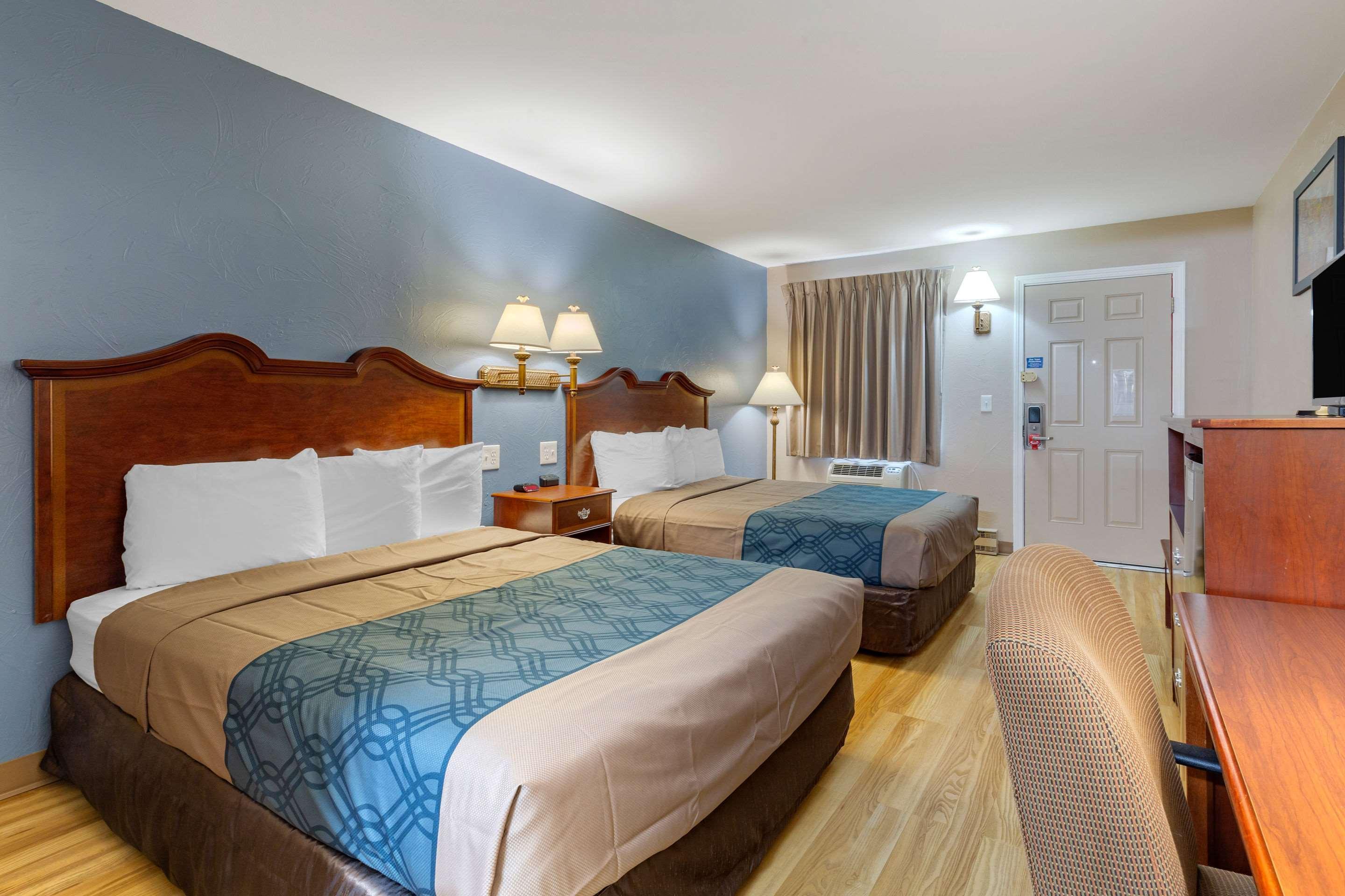 Econo Lodge Sturbridge Route 20 Bagian luar foto