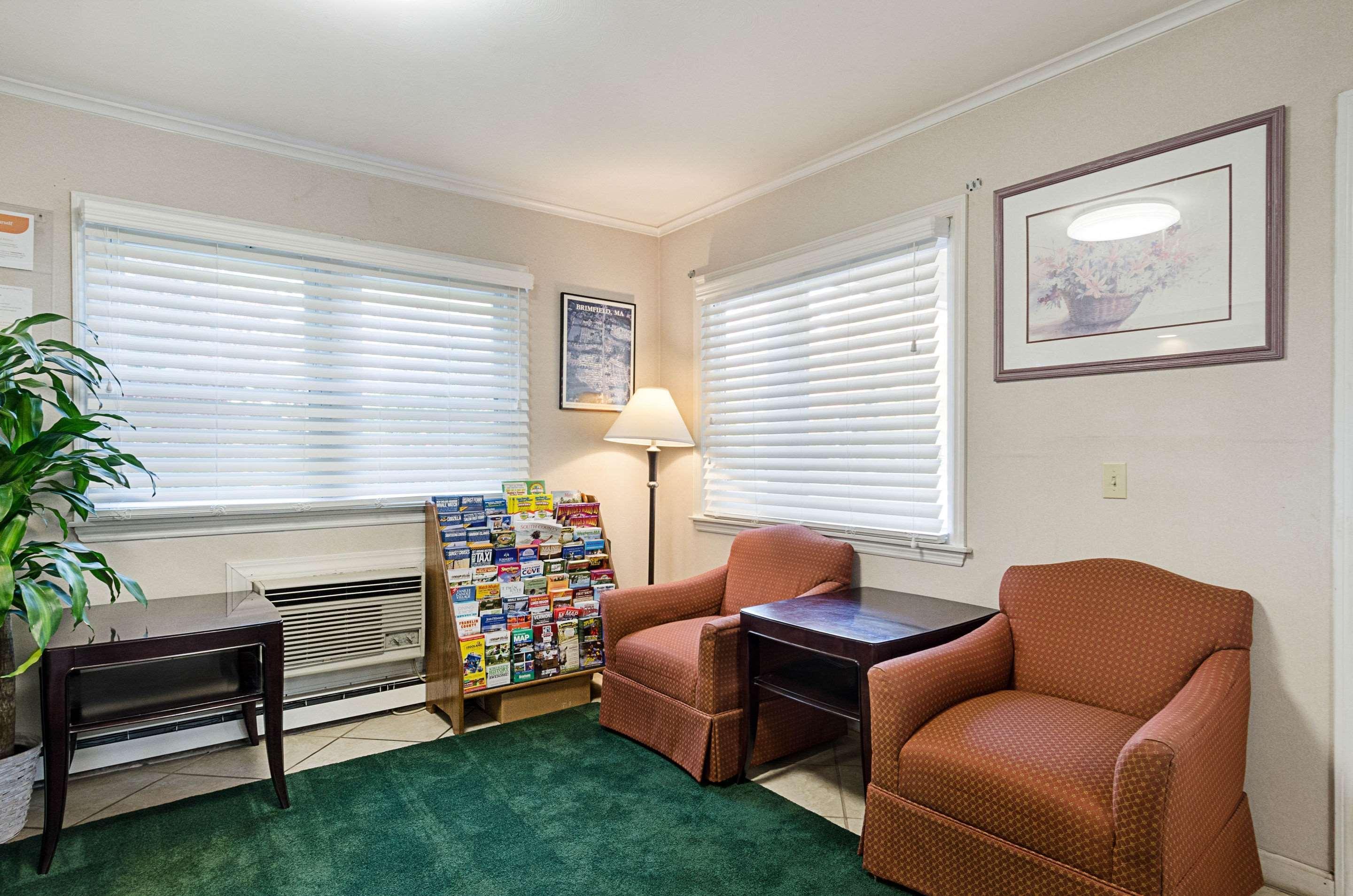 Econo Lodge Sturbridge Route 20 Bagian luar foto
