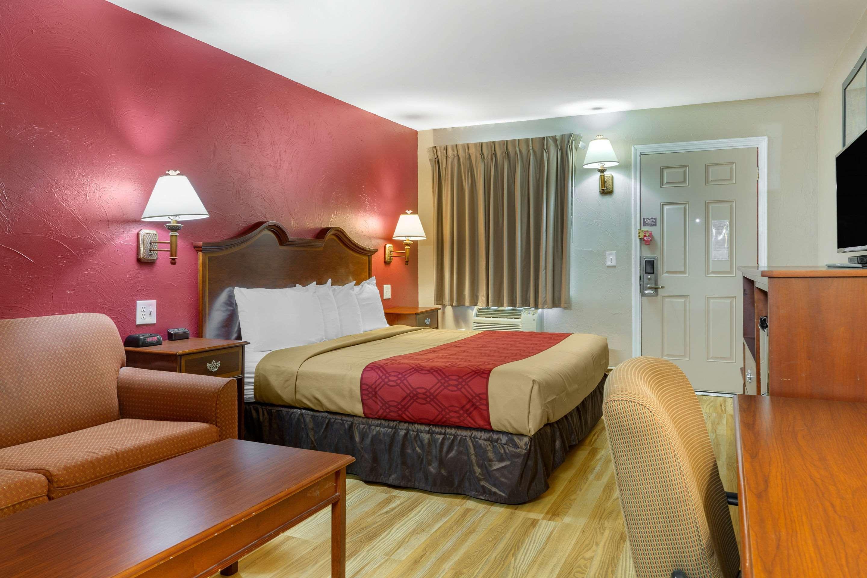 Econo Lodge Sturbridge Route 20 Bagian luar foto