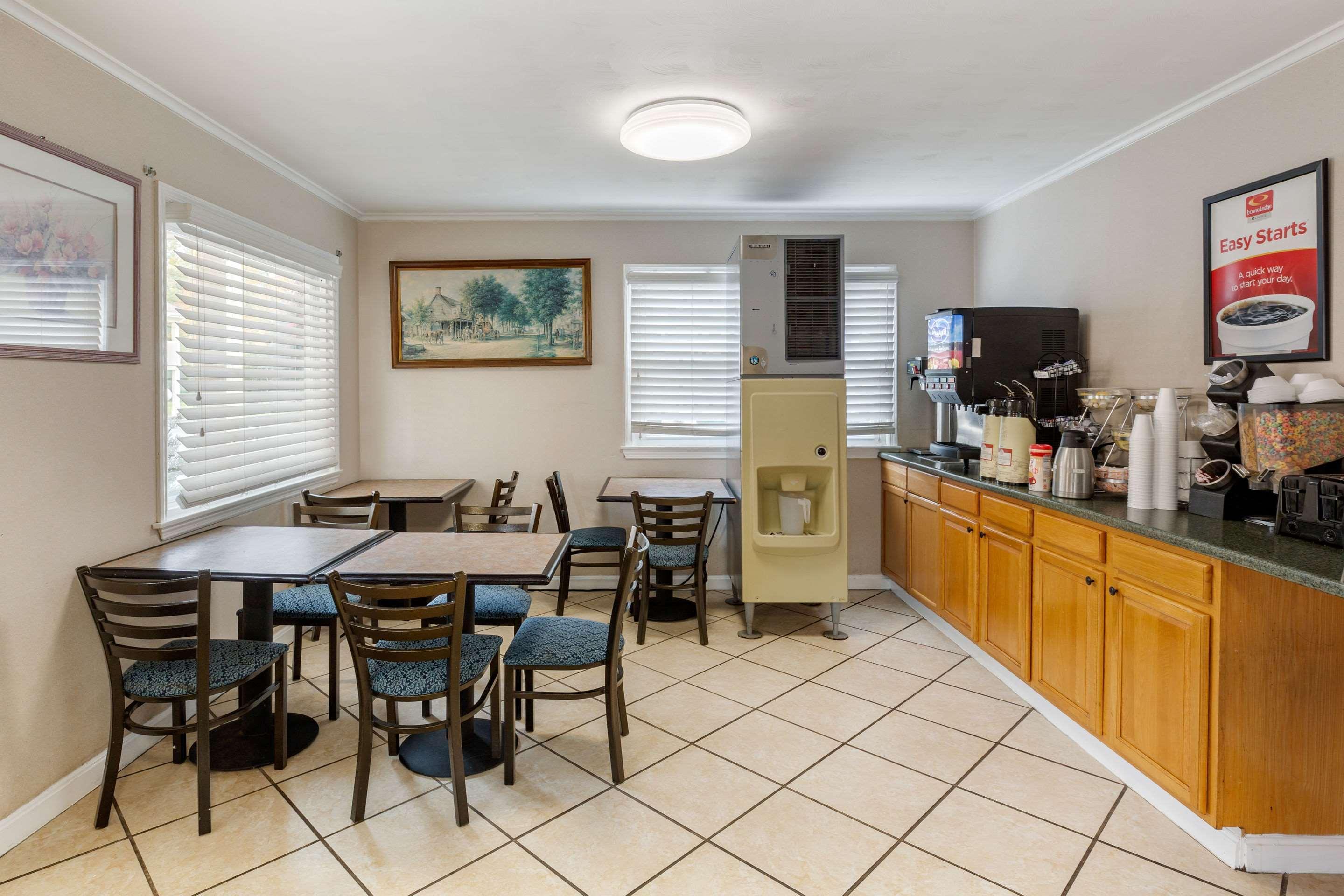 Econo Lodge Sturbridge Route 20 Bagian luar foto