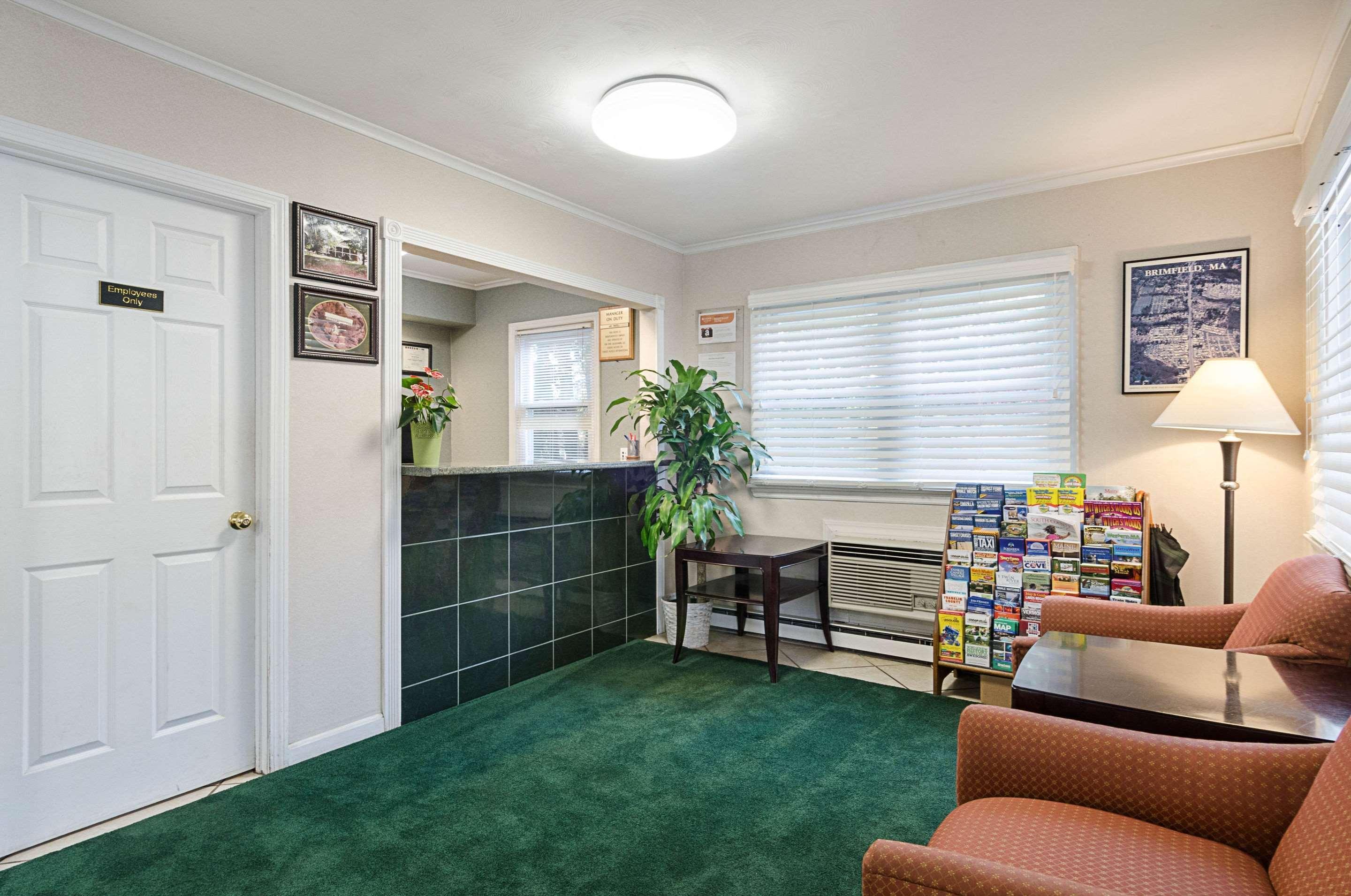 Econo Lodge Sturbridge Route 20 Bagian luar foto