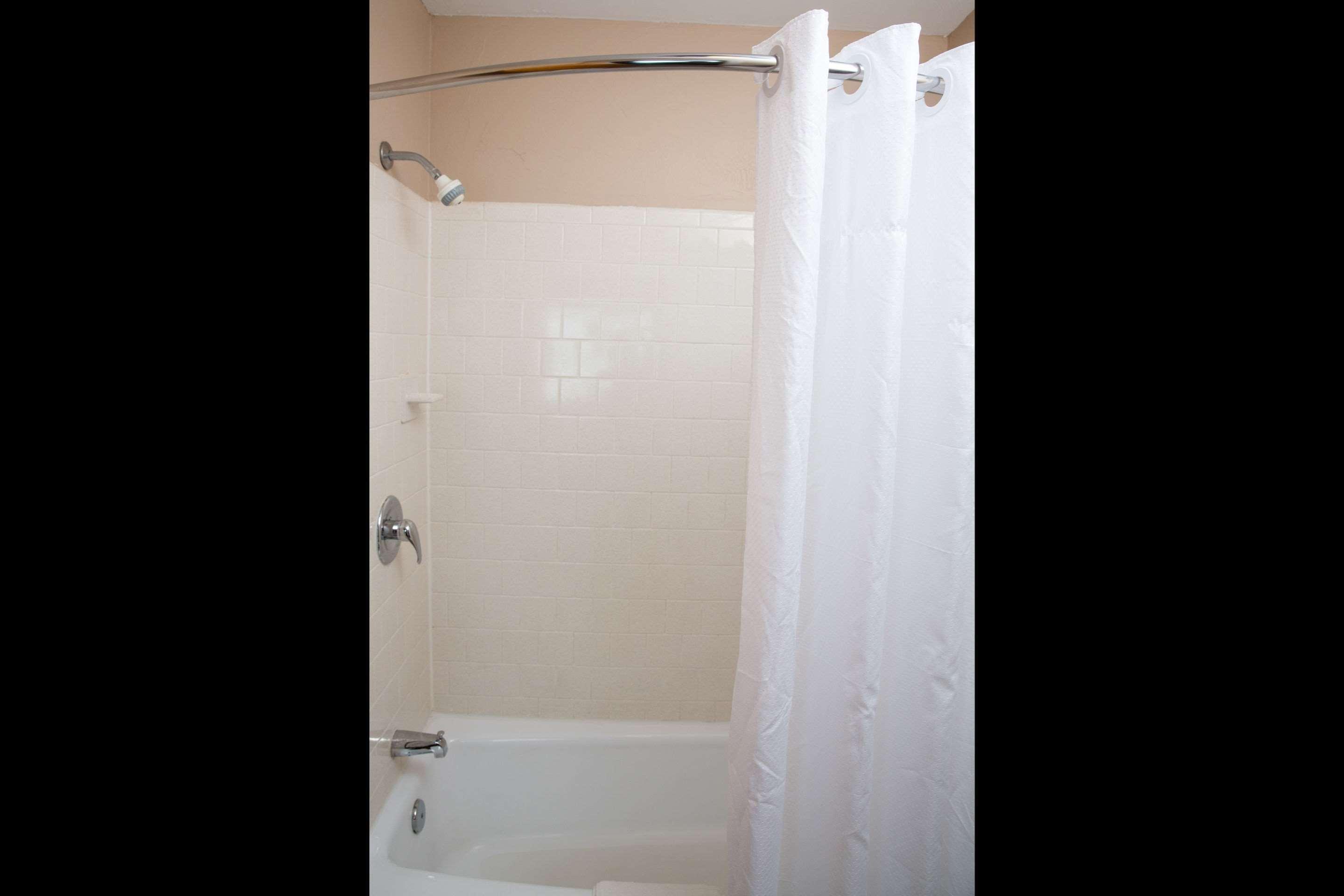 Econo Lodge Sturbridge Route 20 Bagian luar foto