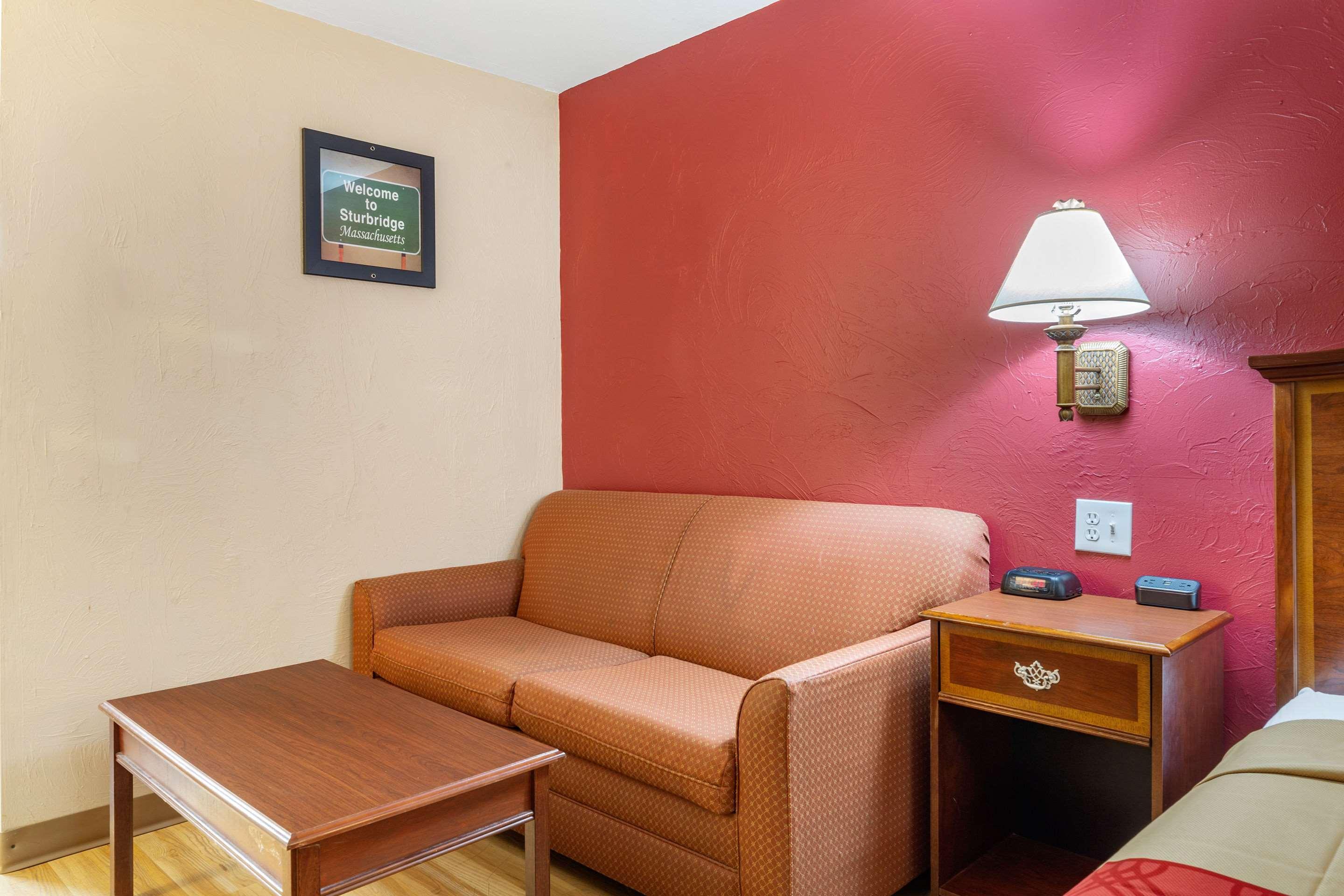 Econo Lodge Sturbridge Route 20 Bagian luar foto