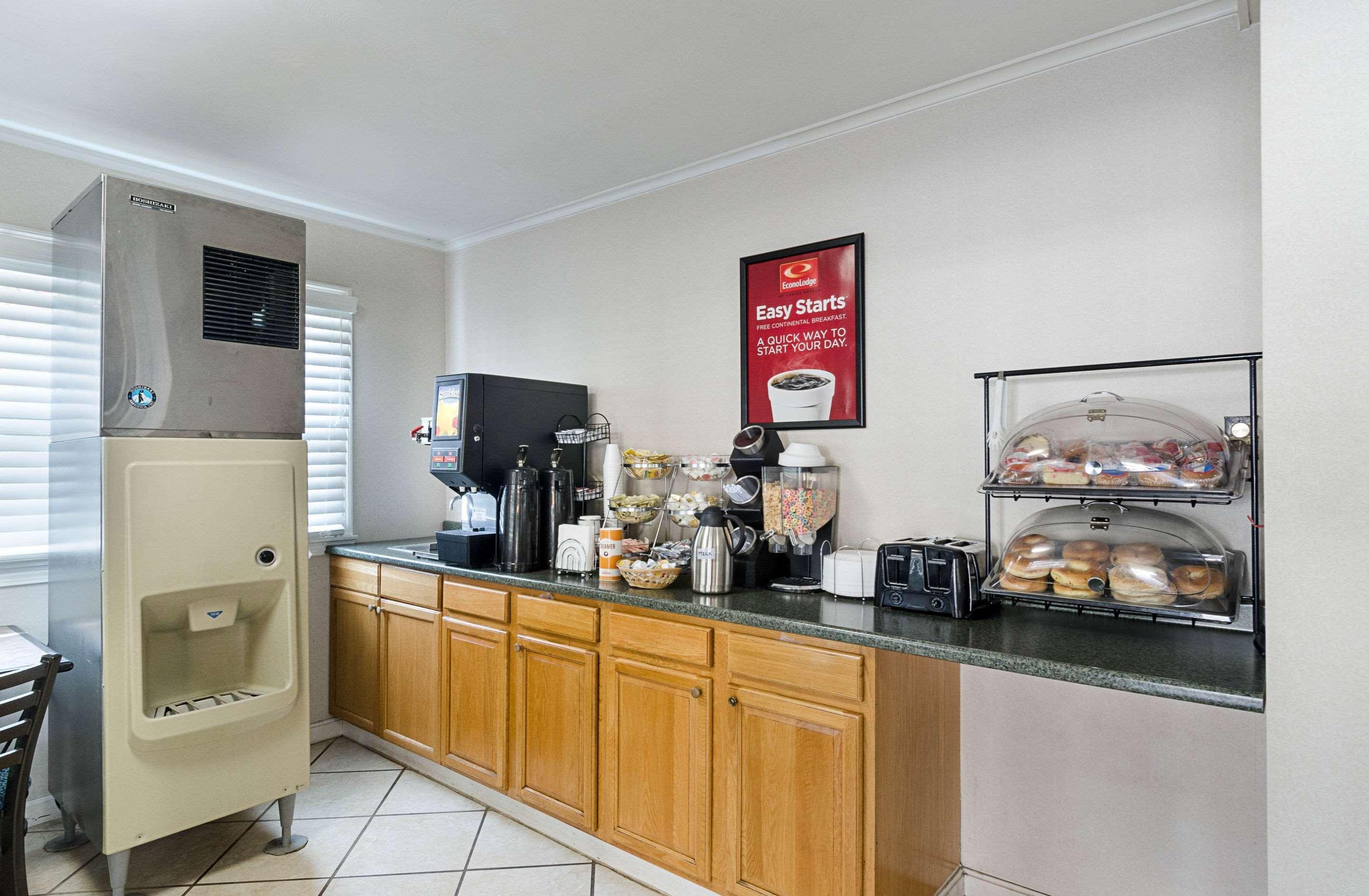 Econo Lodge Sturbridge Route 20 Bagian luar foto