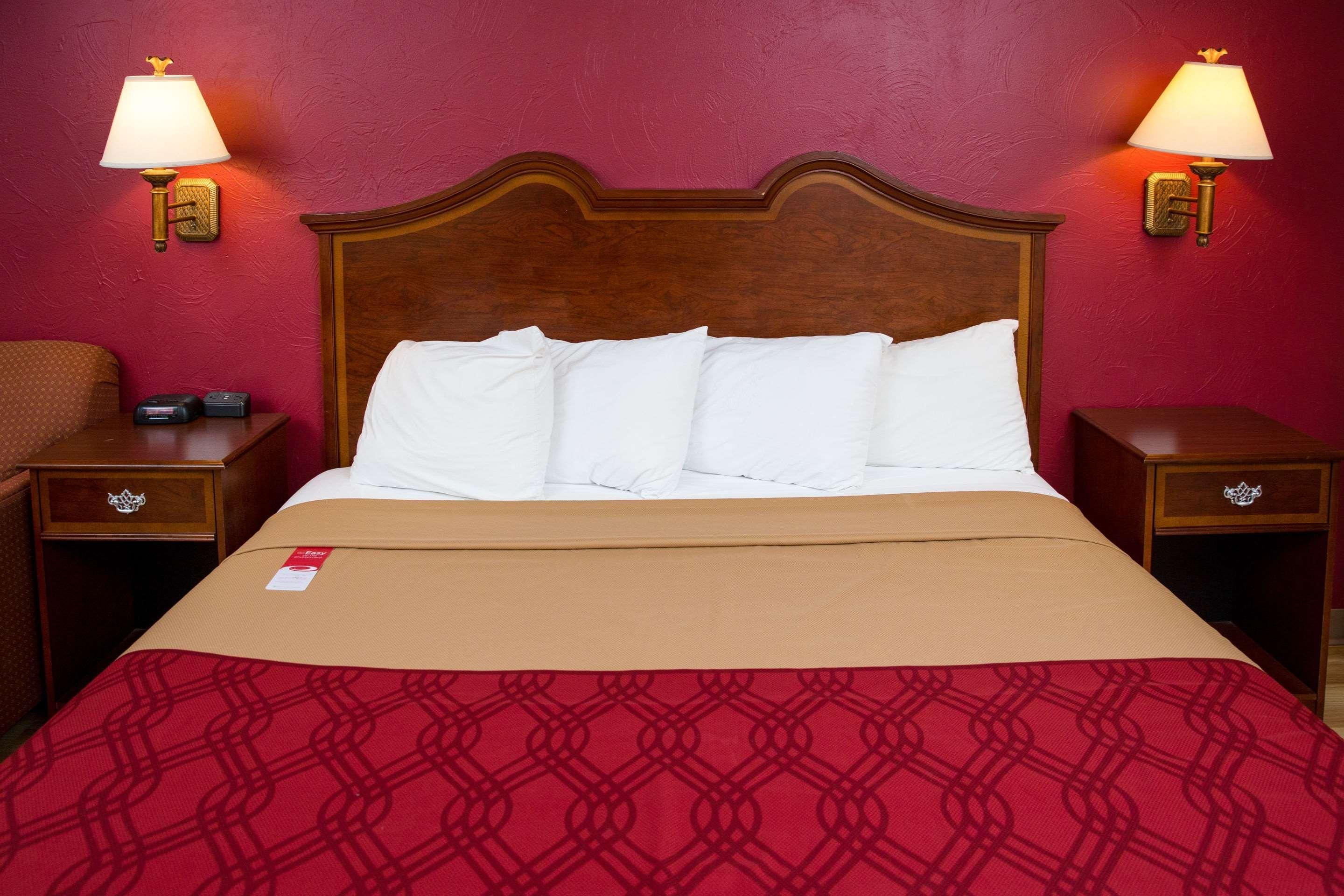 Econo Lodge Sturbridge Route 20 Bagian luar foto