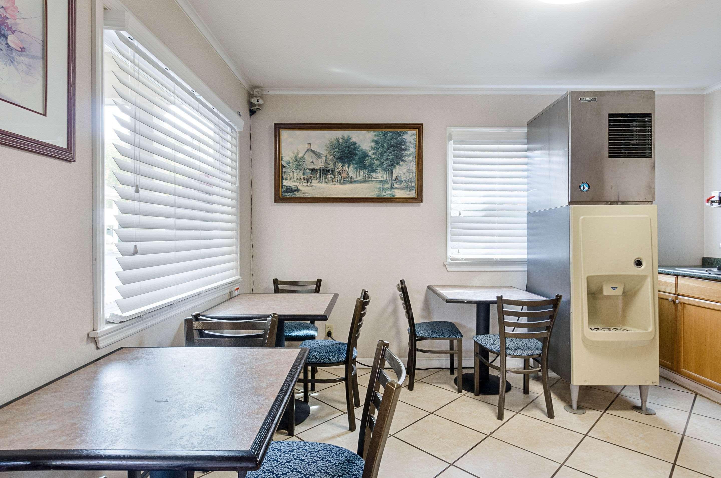Econo Lodge Sturbridge Route 20 Bagian luar foto