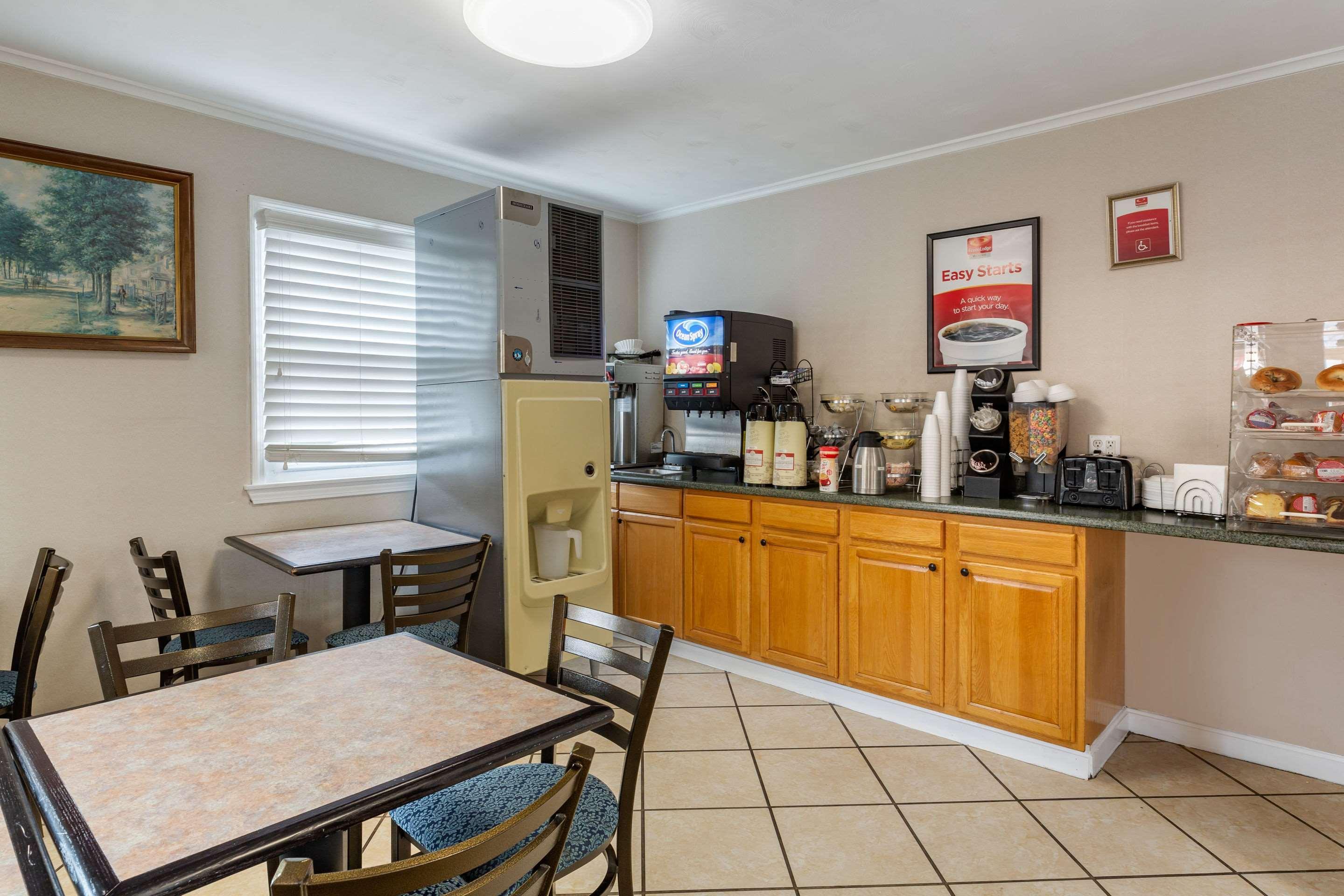 Econo Lodge Sturbridge Route 20 Bagian luar foto