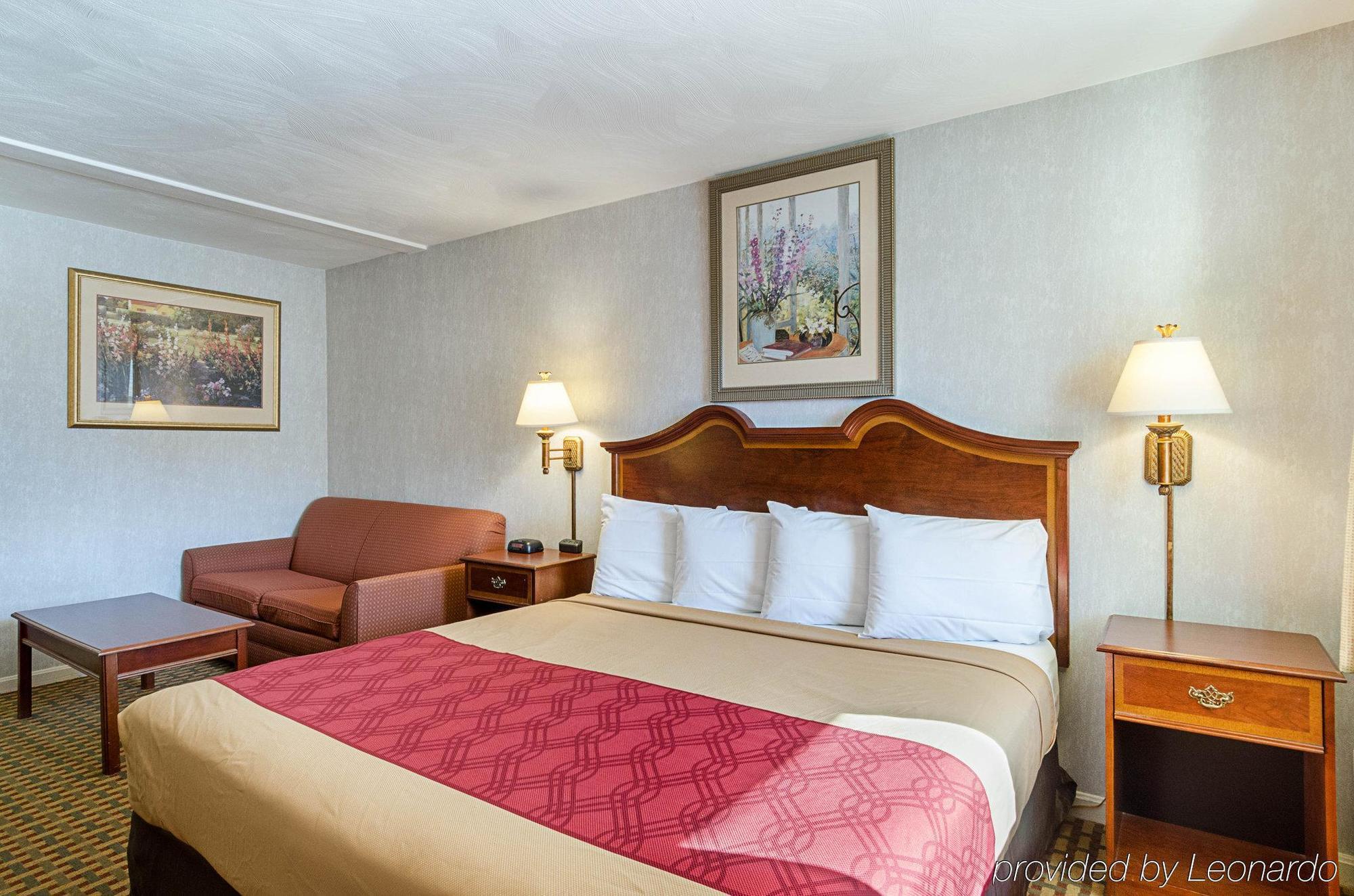 Econo Lodge Sturbridge Route 20 Bagian luar foto