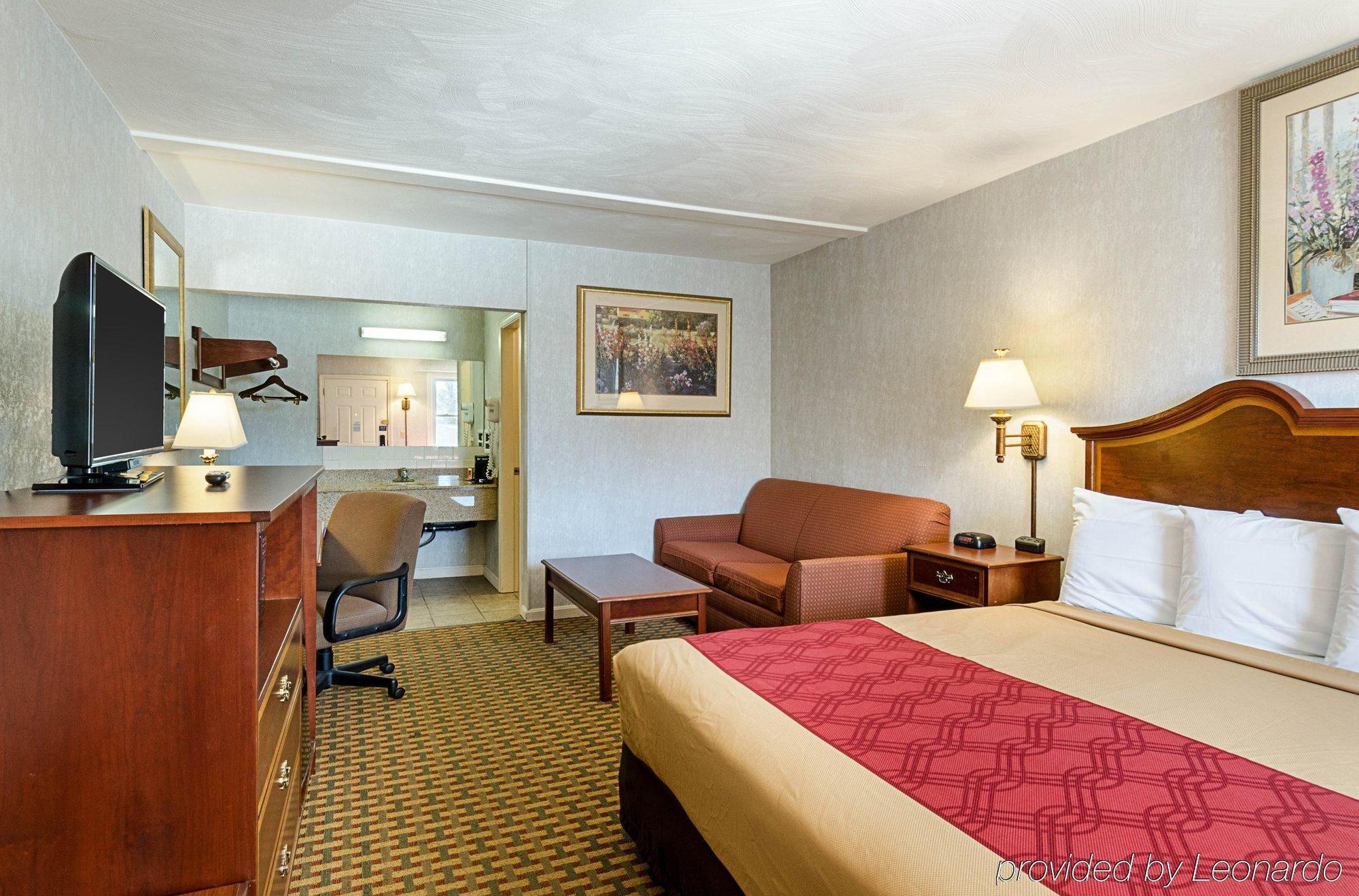 Econo Lodge Sturbridge Route 20 Bagian luar foto