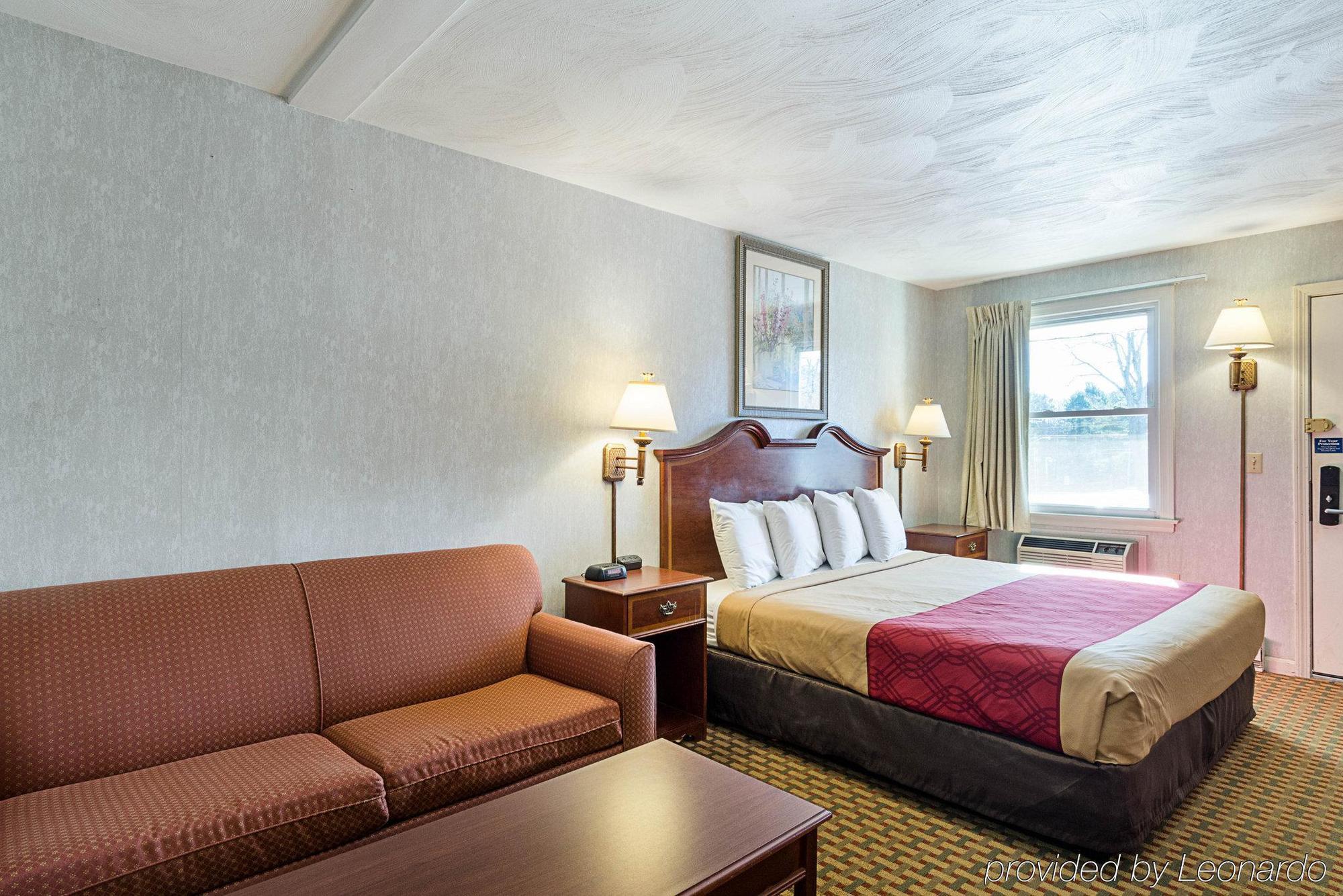 Econo Lodge Sturbridge Route 20 Bagian luar foto