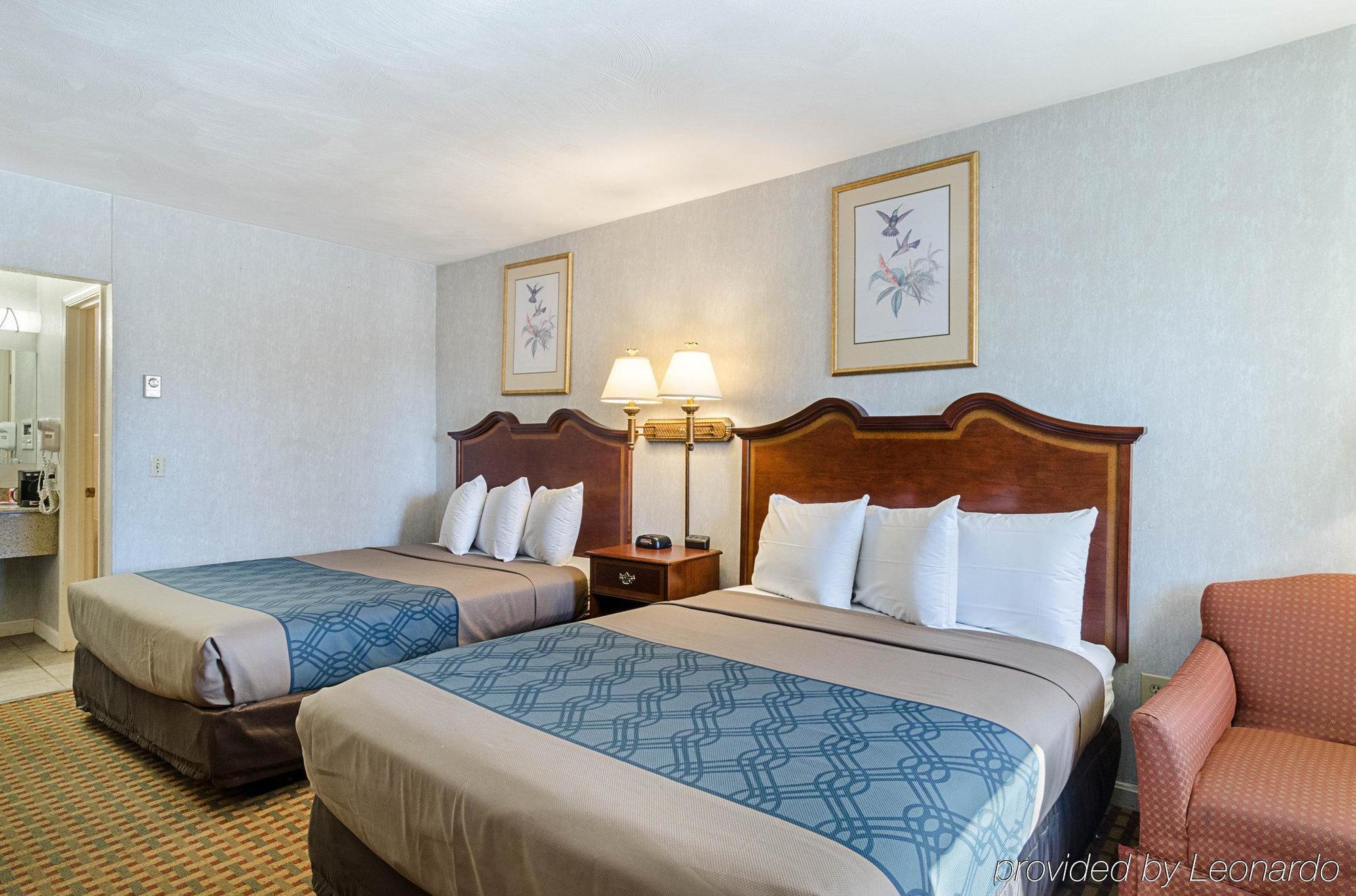 Econo Lodge Sturbridge Route 20 Bagian luar foto
