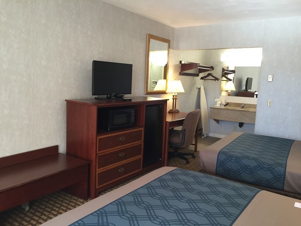 Econo Lodge Sturbridge Route 20 Bagian luar foto