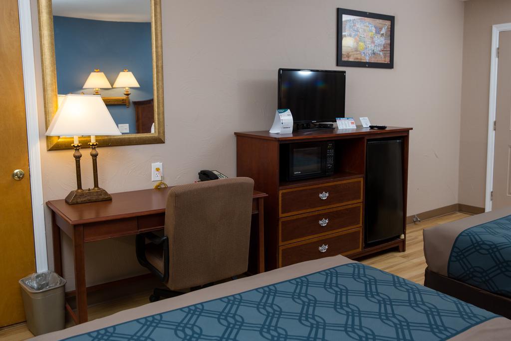 Econo Lodge Sturbridge Route 20 Bagian luar foto